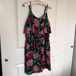 ELLE black floral cinch-waist dress size M